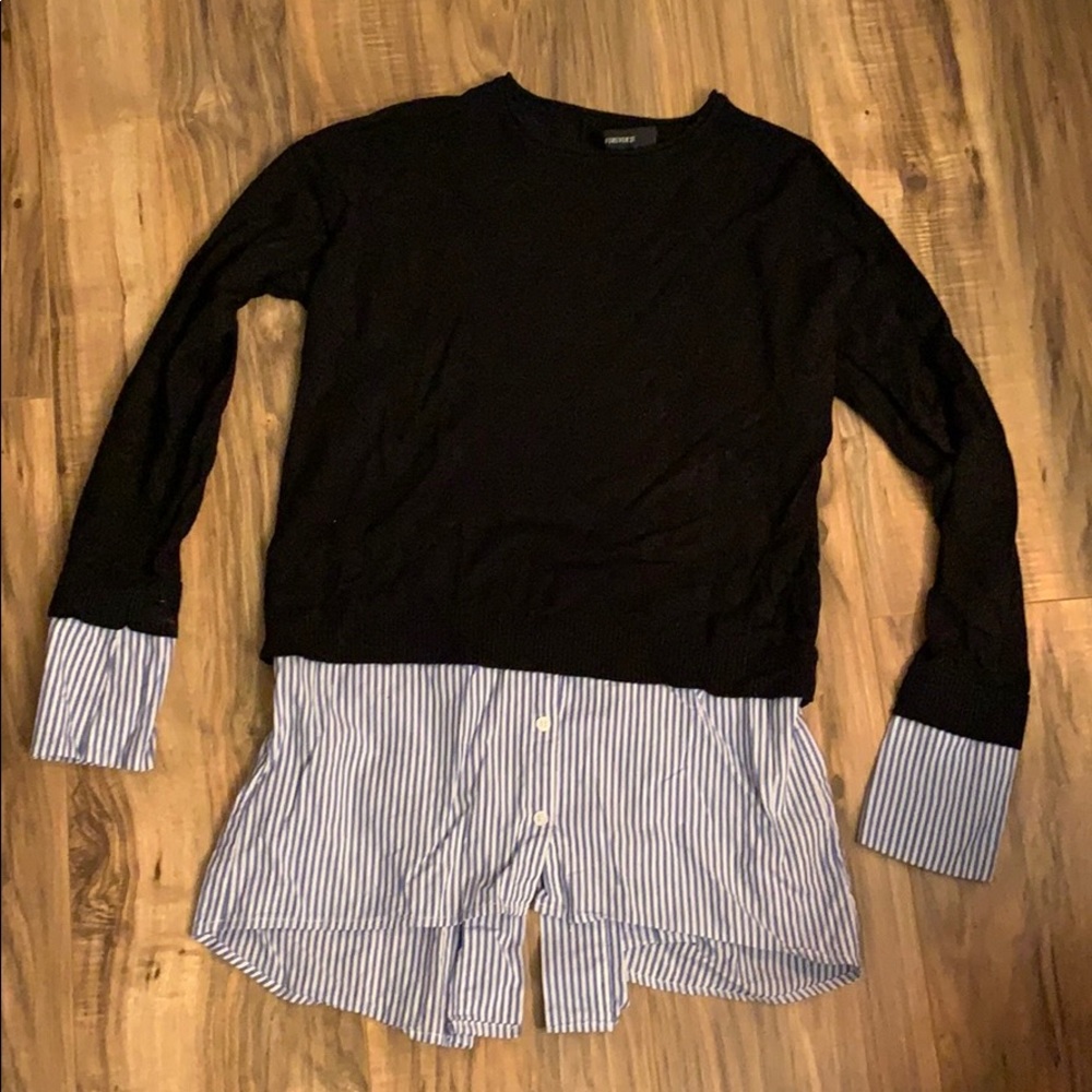 Sweater with button down accents